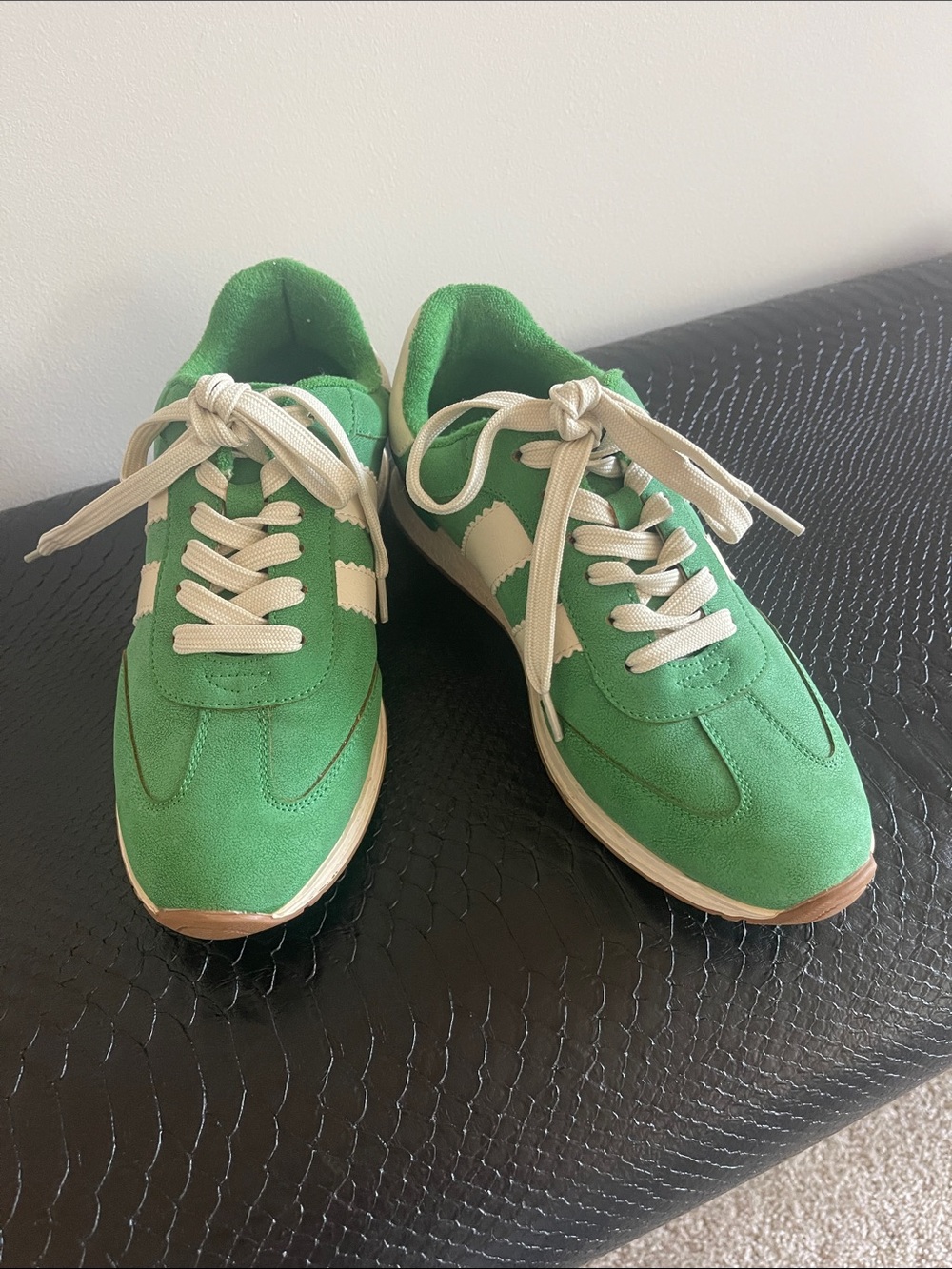 Dolce vita women’s Green Suede Retro Runner Sneakers - Classic Lace-Up